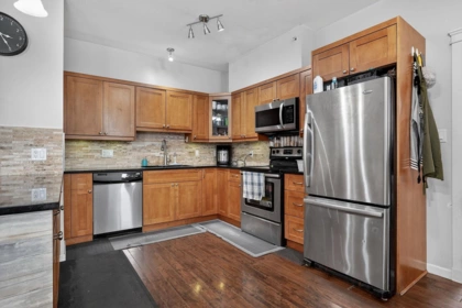 Primary Bedroom Photo of 404 22858 Lougheed Highway, Maple Ridge, BC