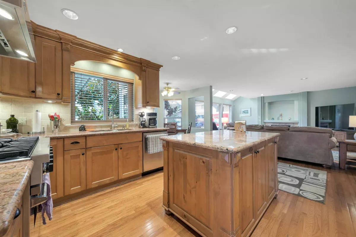 Breakfast Nook Photo of 4411 Benz Crescent, Langley, BC