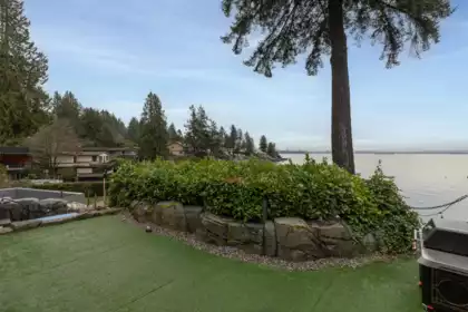 Hot Tub / Spa Photo of 3298 Radcliffe Avenue, West Vancouver, BC