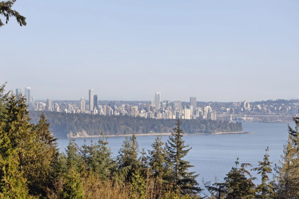Guest Bathroom Photo of 302 3131 Deer Ridge Drive, West Vancouver, BC