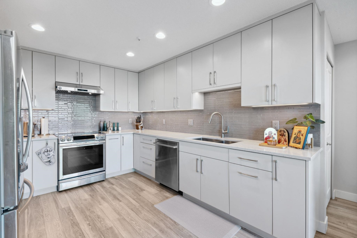 Pantry Photo of 302 3131 Deer Ridge Drive, West Vancouver, BC