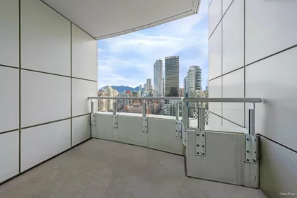 Primary Bathroom Photo of 2603 1500 Hornby Street, Vancouver, BC