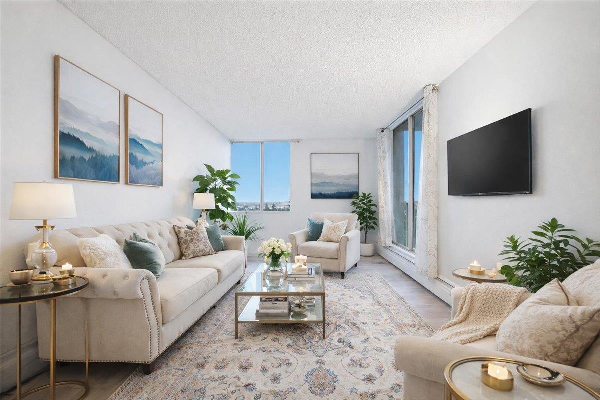 Bedroom 2 Photo of 1301 2004 Fullerton Avenue, North Vancouver, BC