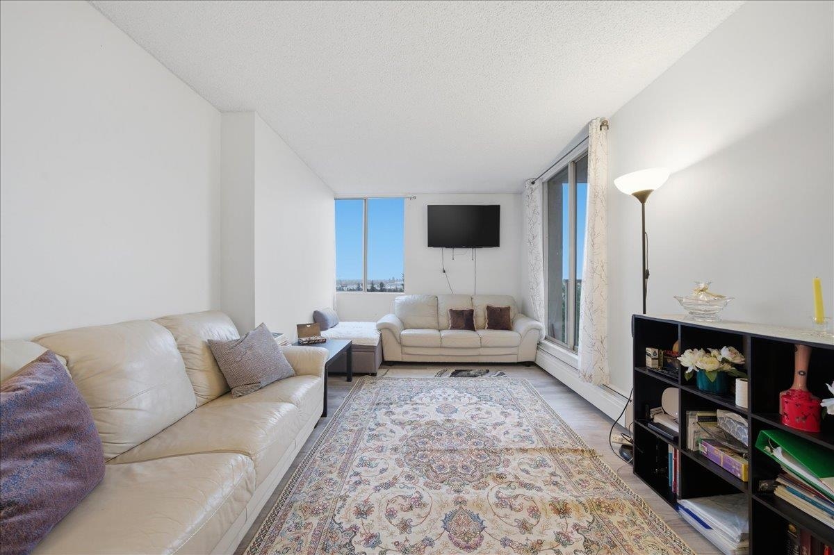 Bedroom 3 Photo of 1301 2004 Fullerton Avenue, North Vancouver, BC