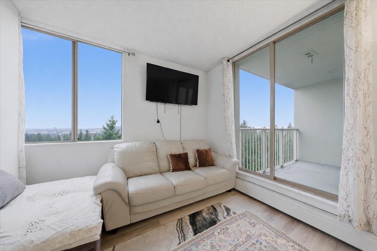 Bedroom 4 Photo of 1301 2004 Fullerton Avenue, North Vancouver, BC