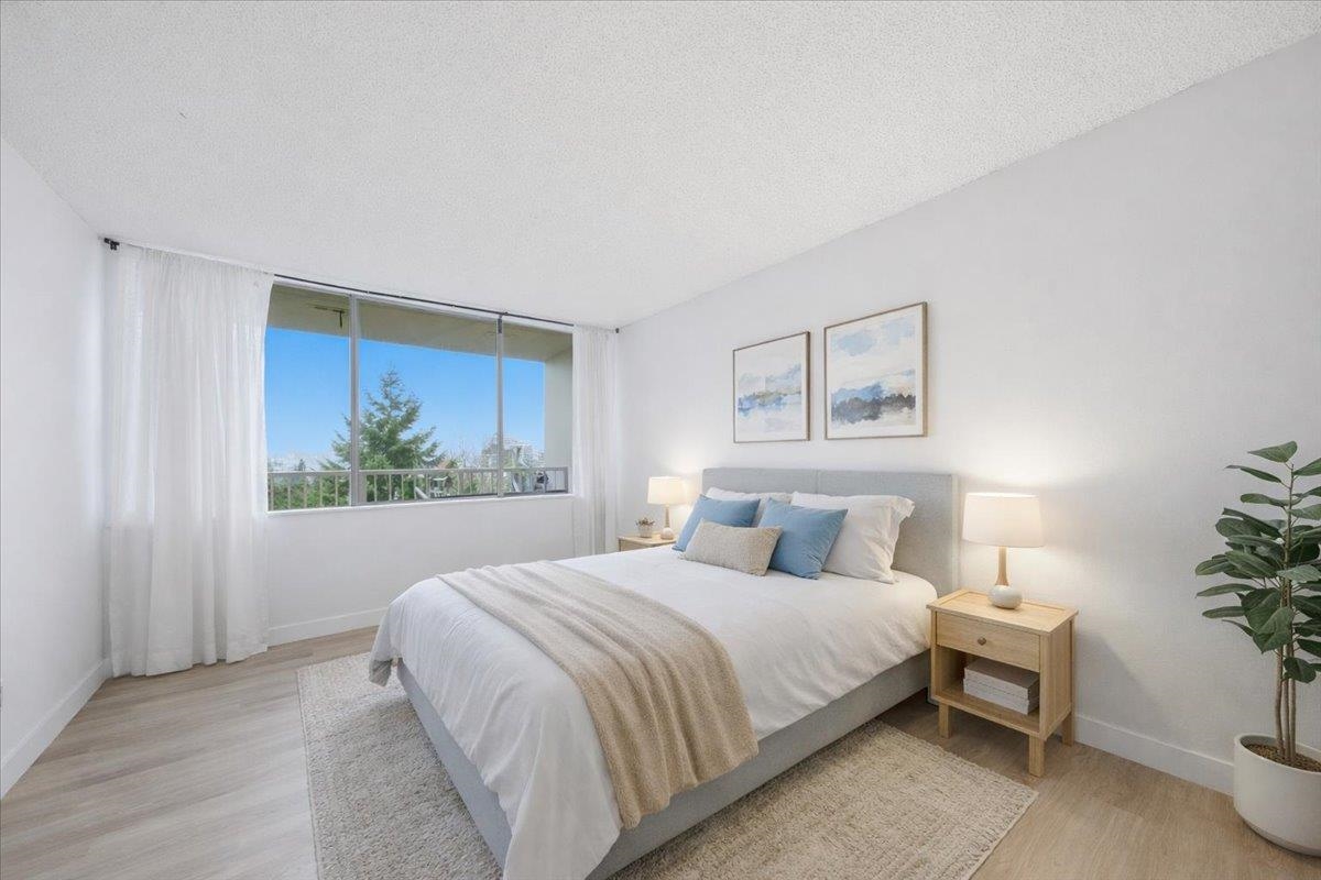 Laundry Room Photo of 1301 2004 Fullerton Avenue, North Vancouver, BC