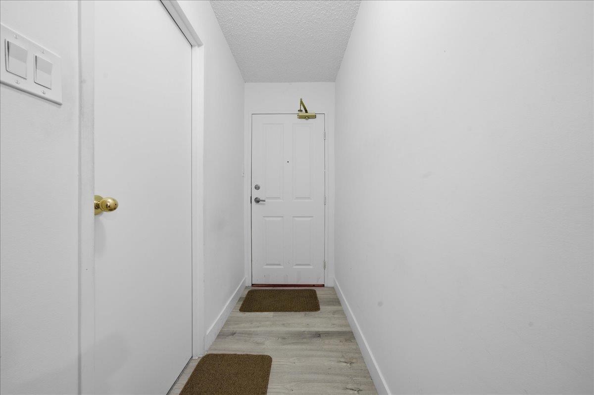 Living Room Photo of 1301 2004 Fullerton Avenue, North Vancouver, BC