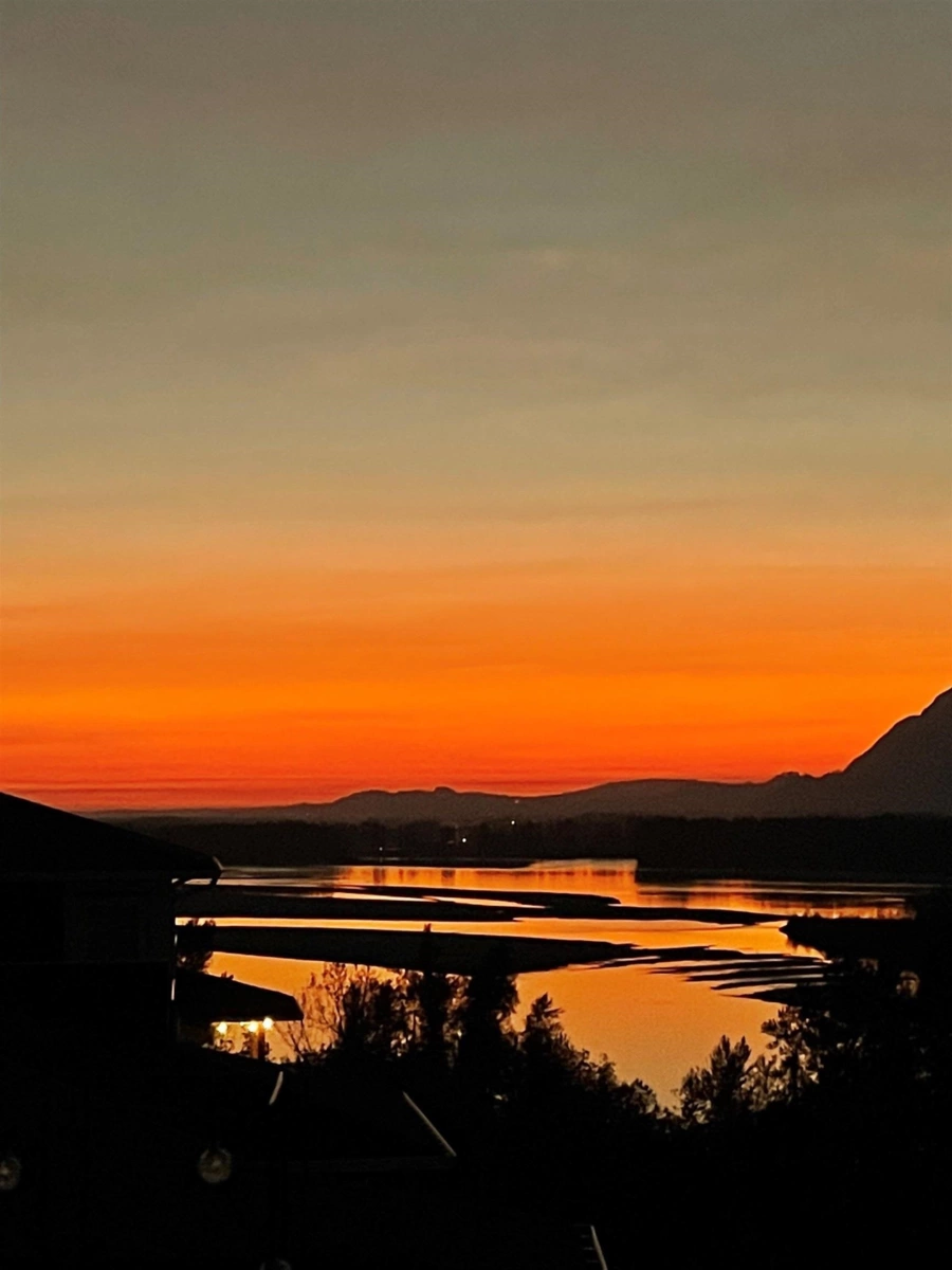 Entry Foyer Photo of 43726 Alameda Drive, Chilliwack, BC