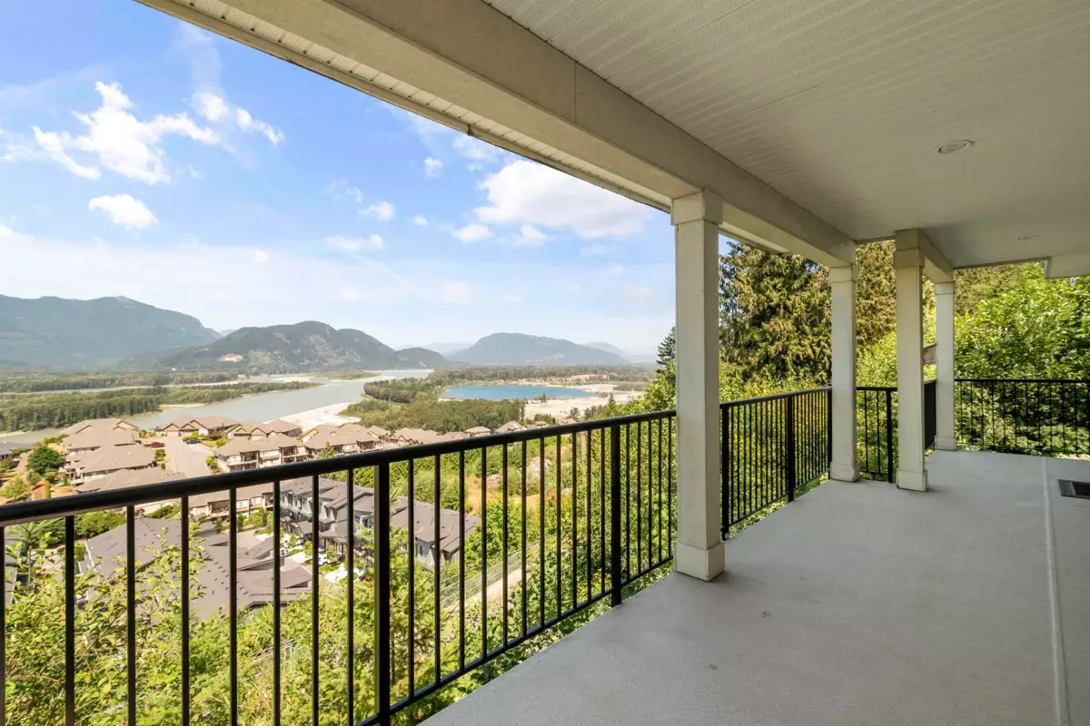 Guest Bathroom Photo of 43726 Alameda Drive, Chilliwack, BC