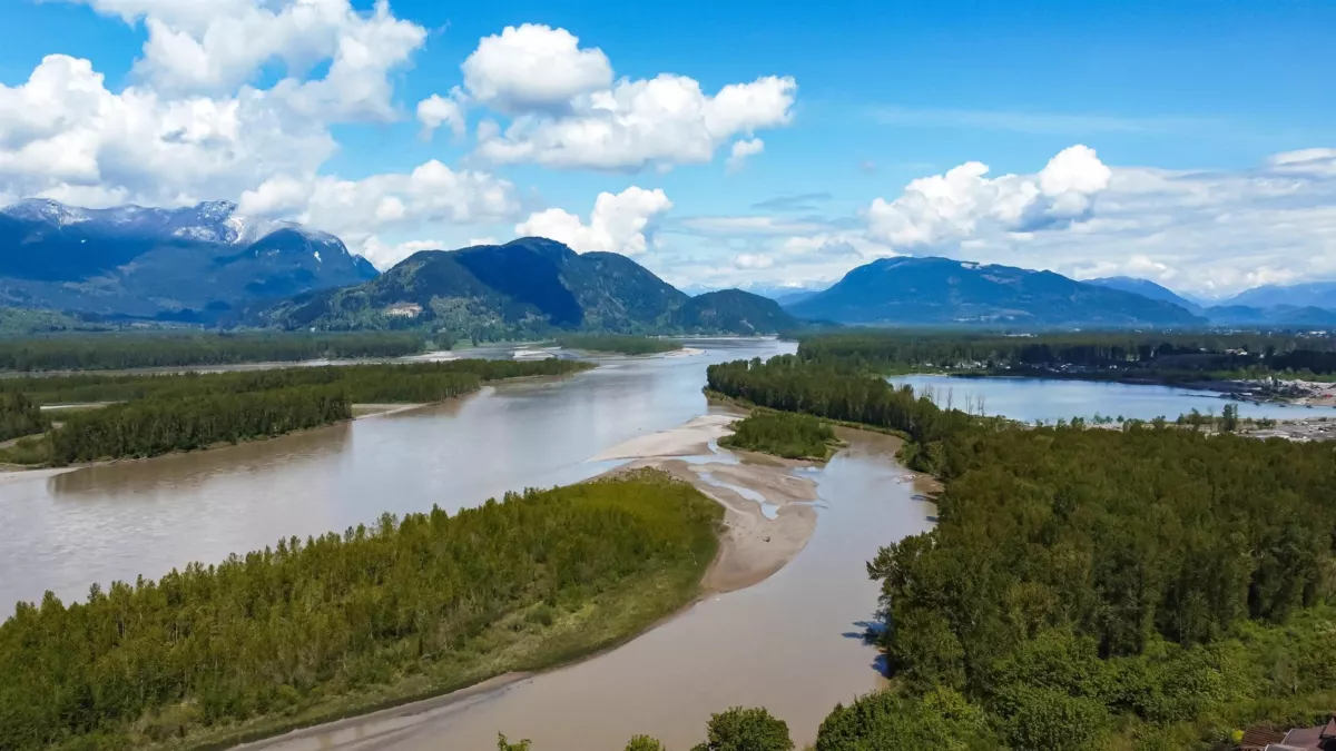 Powder Room Photo of 43726 Alameda Drive, Chilliwack, BC