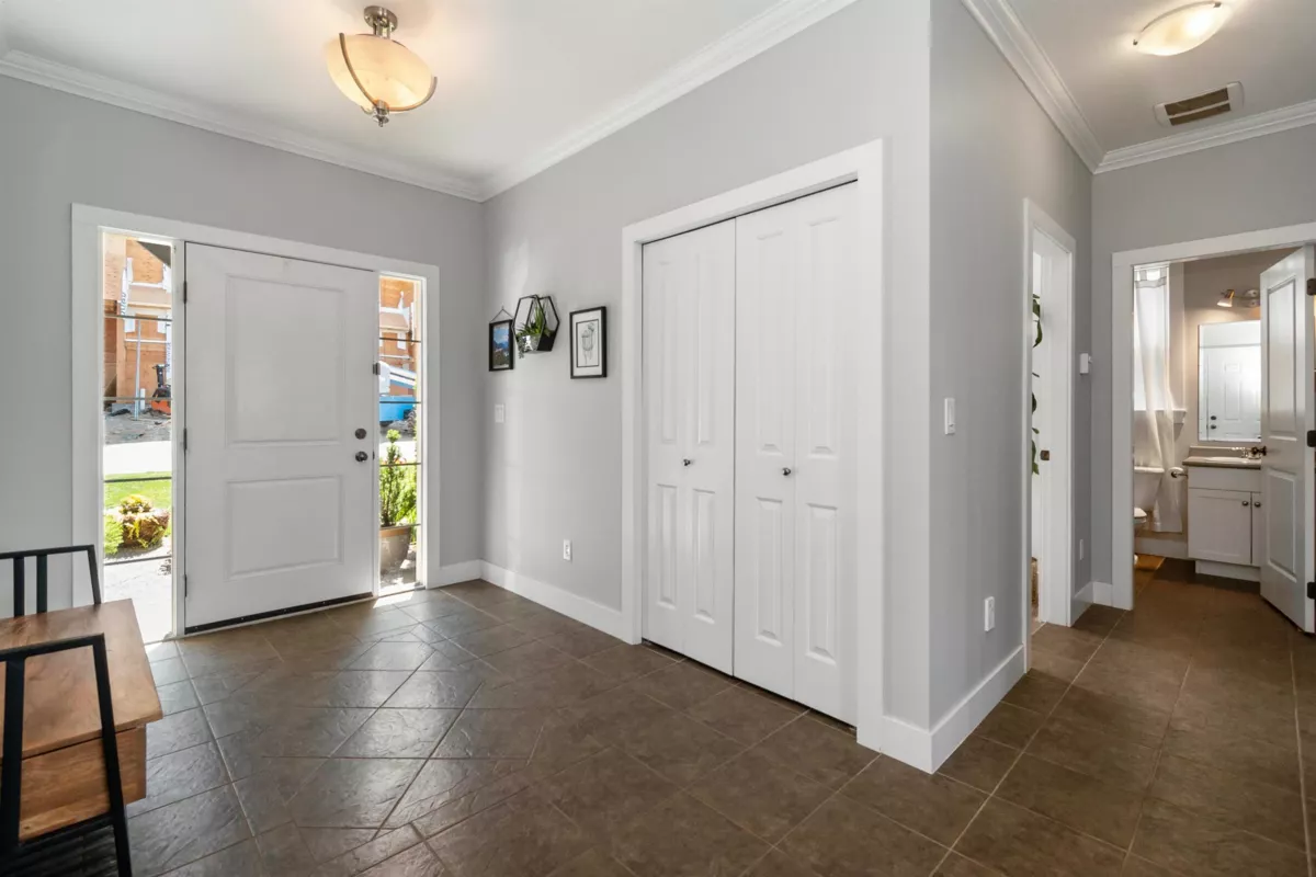 Primary Bathroom Photo of 43726 Alameda Drive, Chilliwack, BC