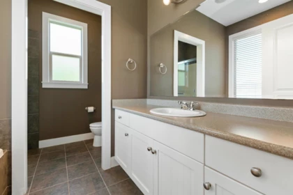Walk-In Closet Photo of 43726 Alameda Drive, Chilliwack, BC