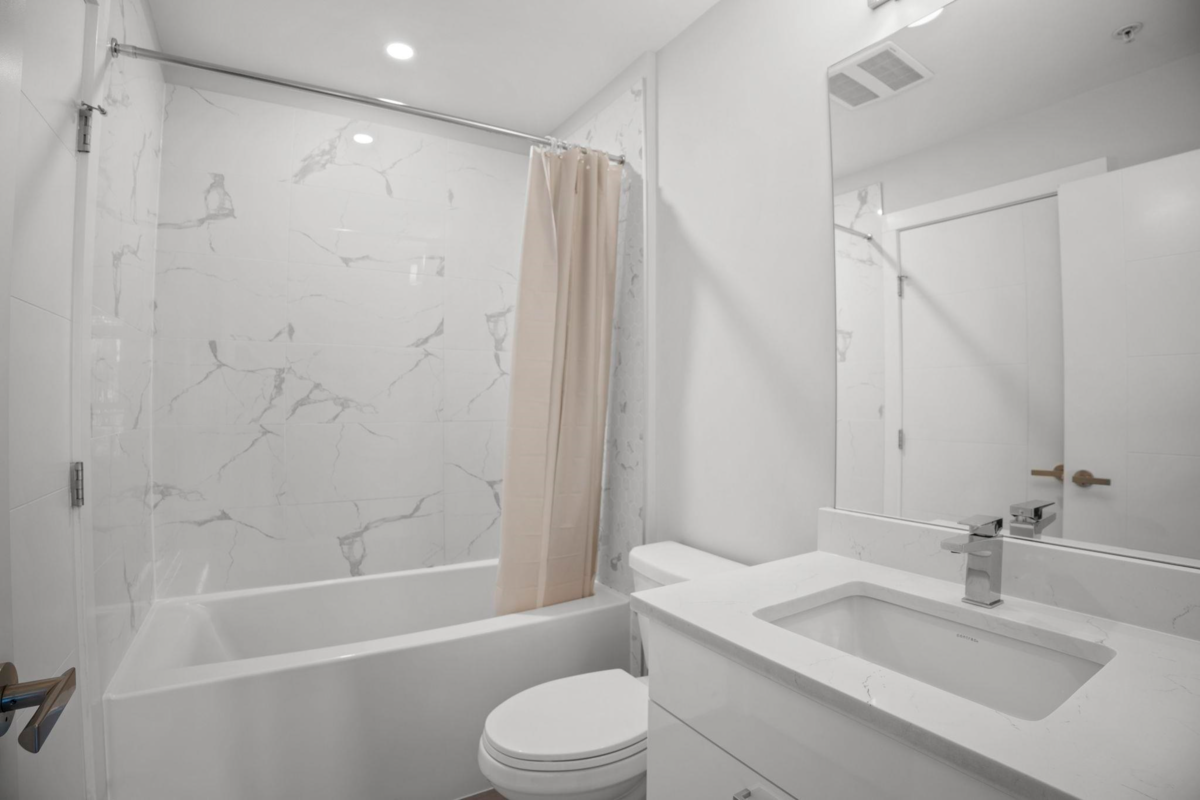 Entry Foyer Photo of 306 22315 122 Avenue, Maple Ridge, BC