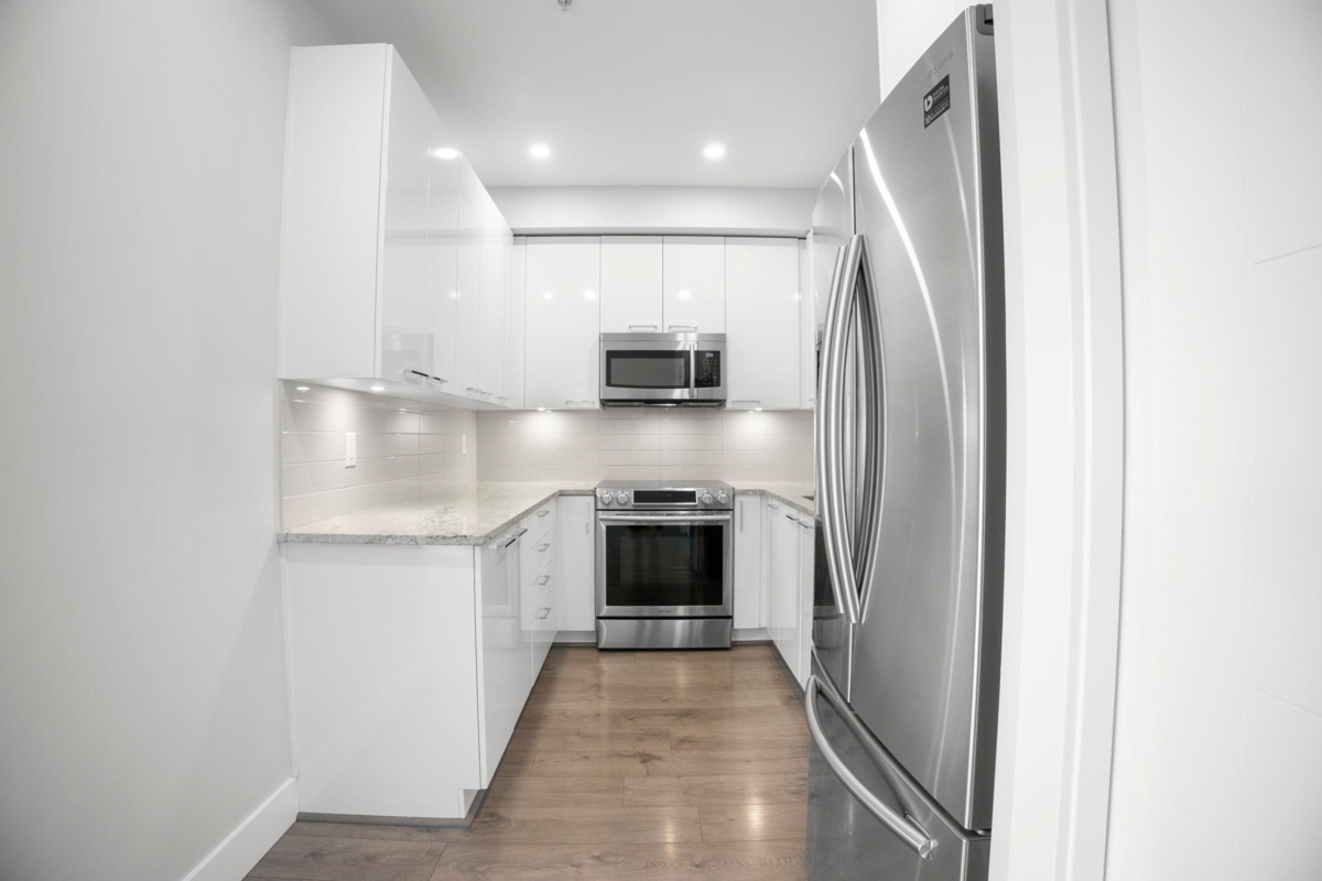 Family Room Photo of 306 22315 122 Avenue, Maple Ridge, BC