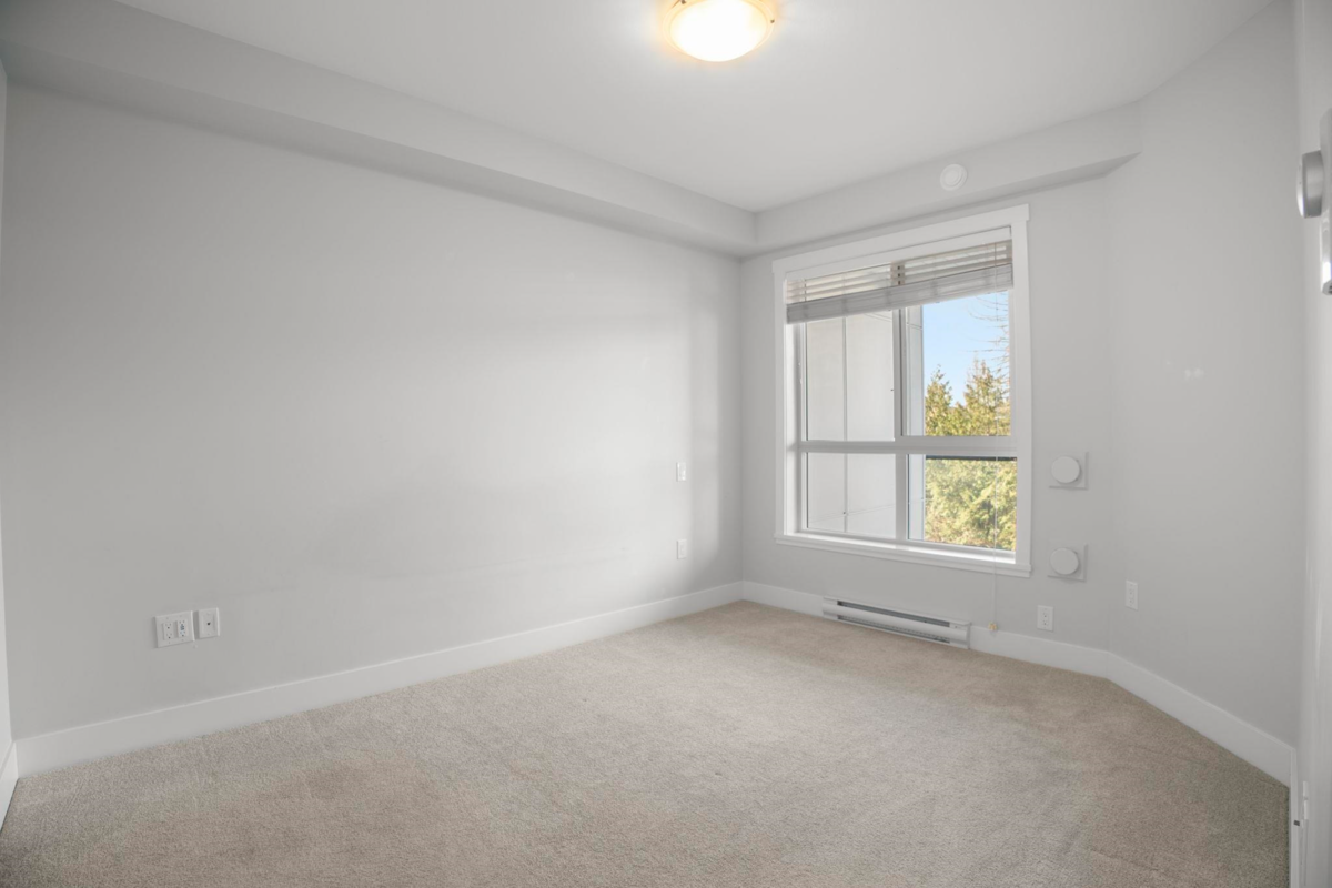 Guest Bathroom Photo of 306 22315 122 Avenue, Maple Ridge, BC