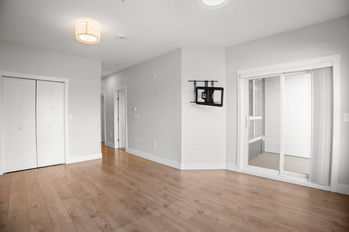 Walk-In Closet Photo of 306 22315 122 Avenue, Maple Ridge, BC