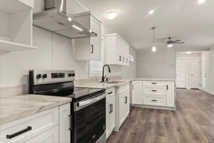 Basement Recreation Room Photo of 4 44565 Monte Vista Drive, Chilliwack, BC