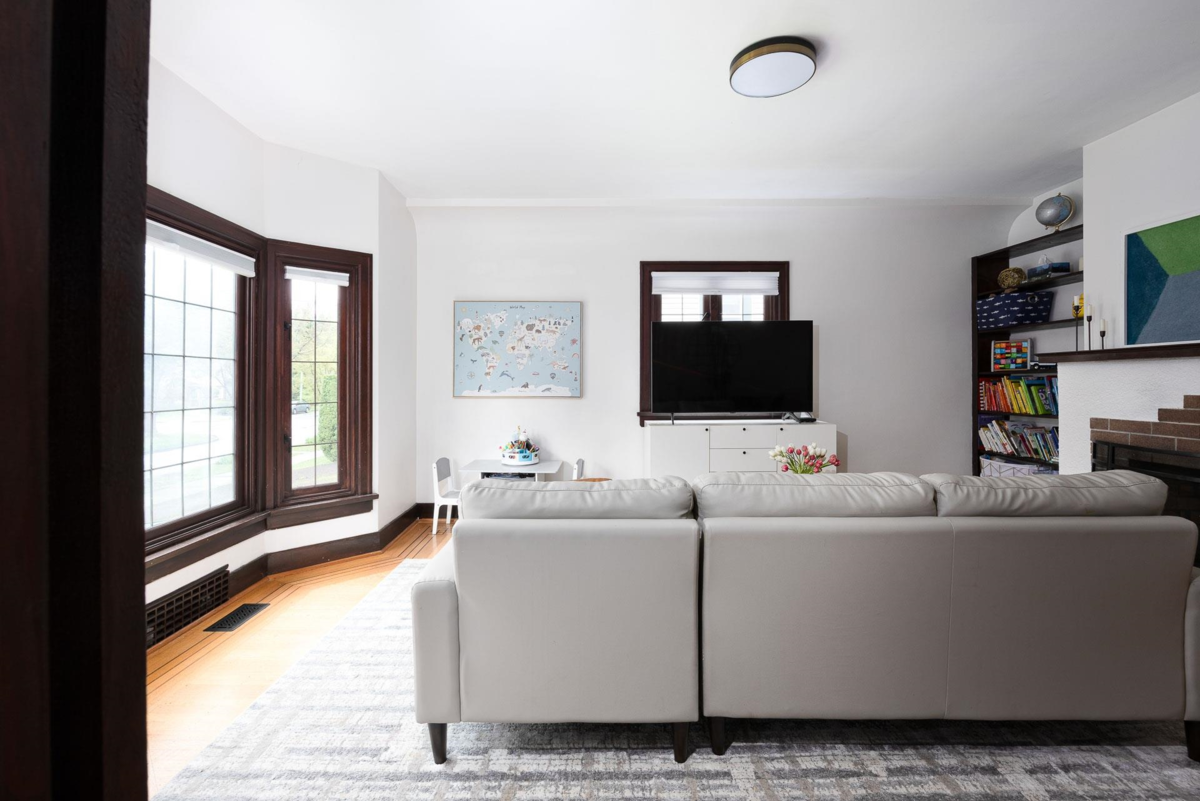 Dining Area Photo of 524 Second Street, New Westminster, BC