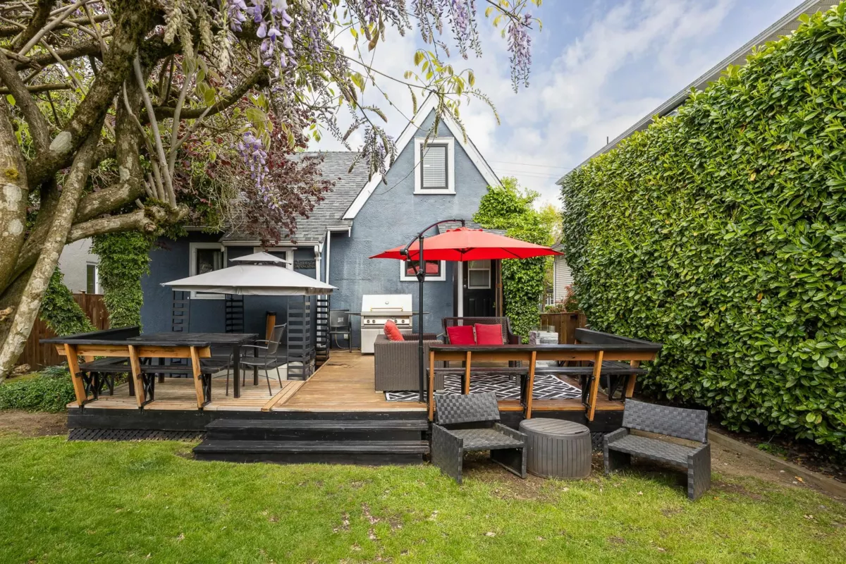 Hot Tub / Spa Photo of 524 Second Street, New Westminster, BC