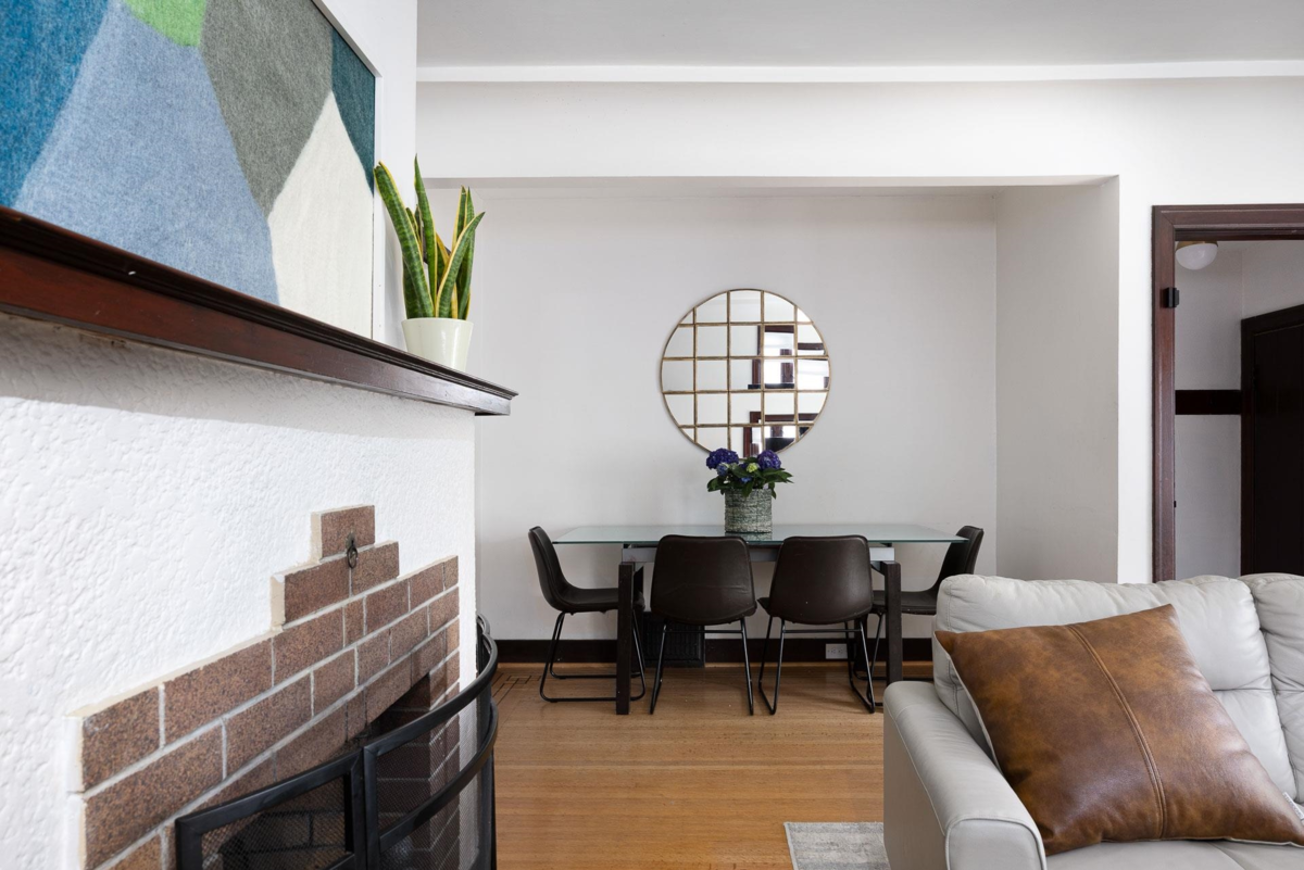 Kitchen Photo of 524 Second Street, New Westminster, BC