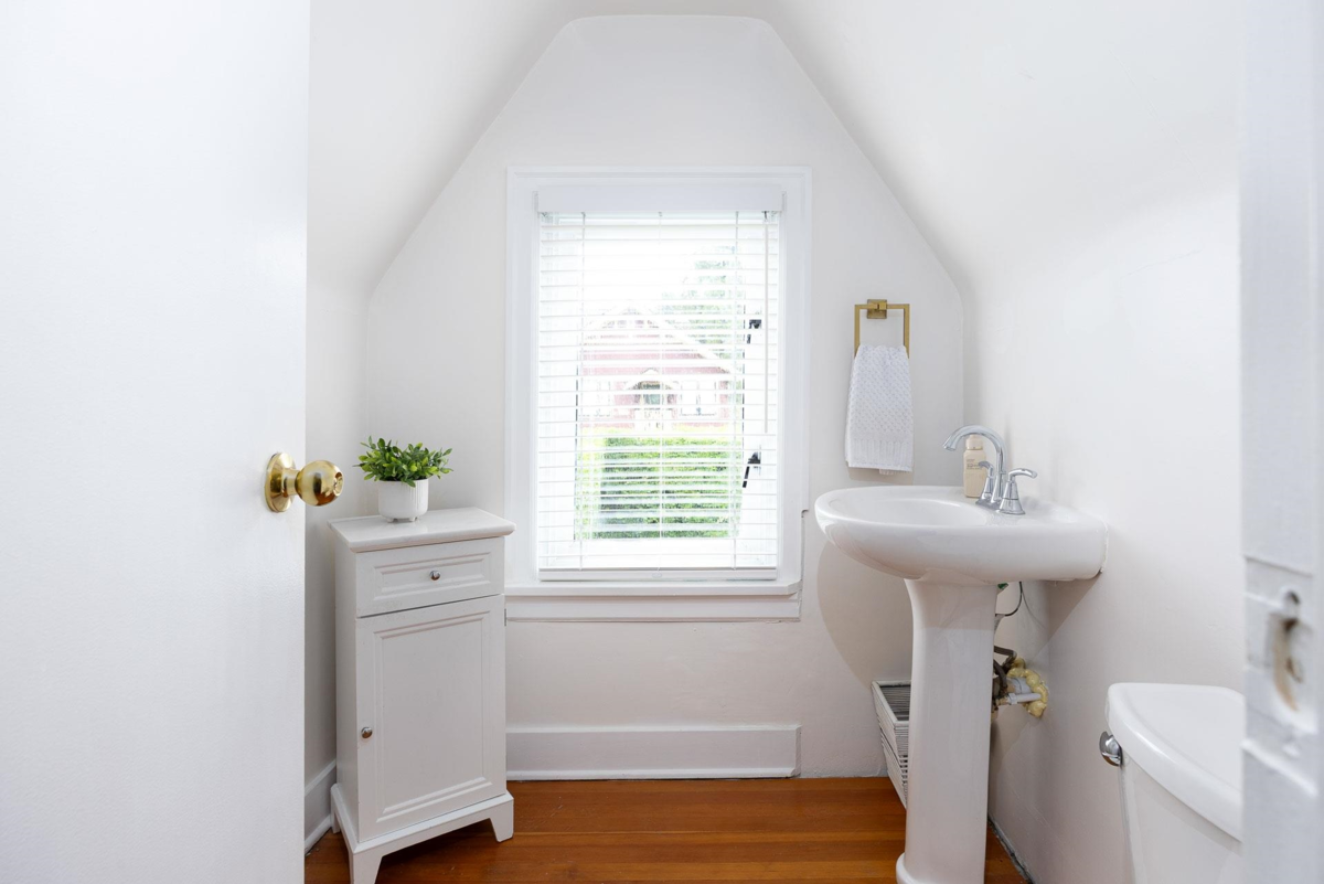Mudroom Photo of 524 Second Street, New Westminster, BC