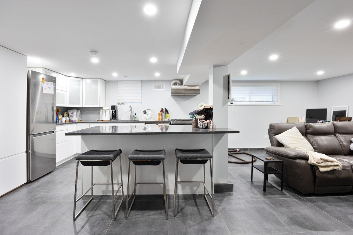 Outdoor Deck Photo of 524 Second Street, New Westminster, BC