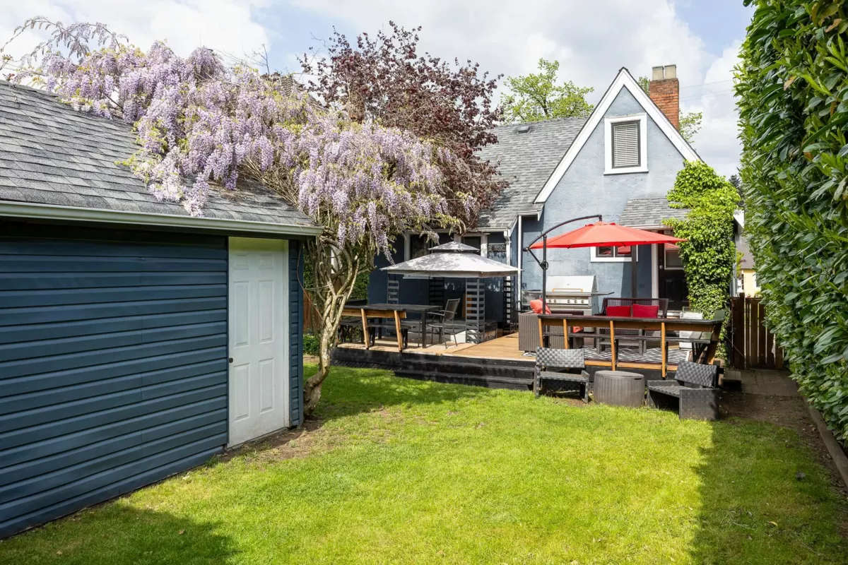 Outdoor Kitchen Photo of 524 Second Street, New Westminster, BC