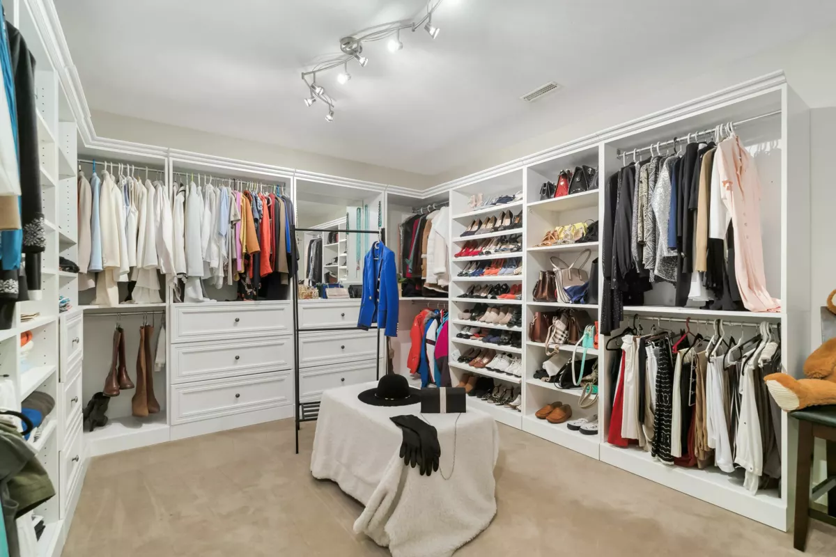 Swimming Pool Photo of 7942 145 Street, Surrey, BC