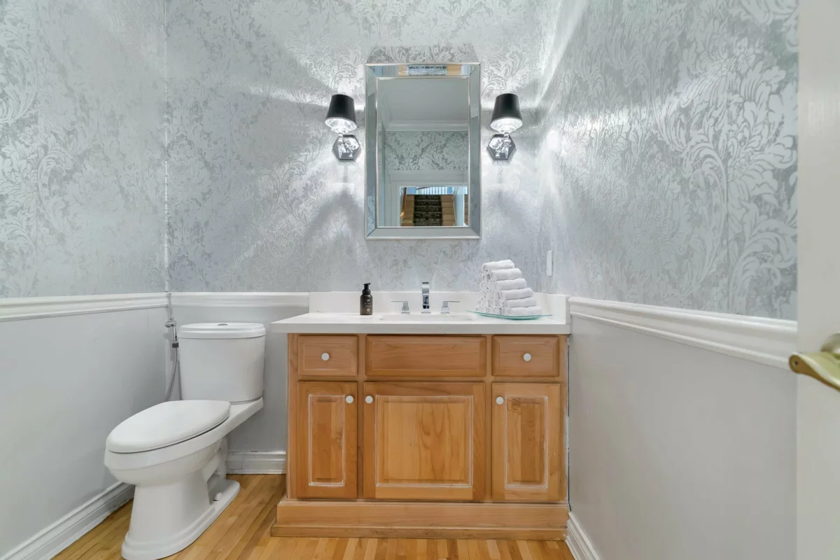 Walk-In Closet Photo of 7942 145 Street, Surrey, BC