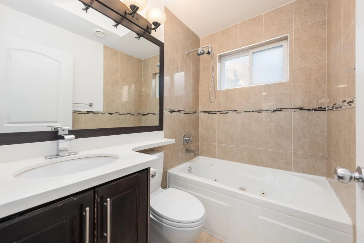 Powder Room Photo of 3136 E 47th Avenue, Vancouver, BC