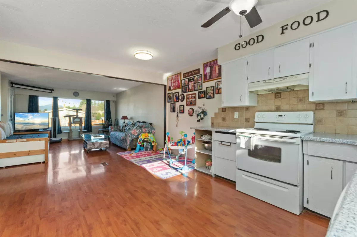 Hallway Photo of A 46520 Rolinde Crescent, Chilliwack, BC