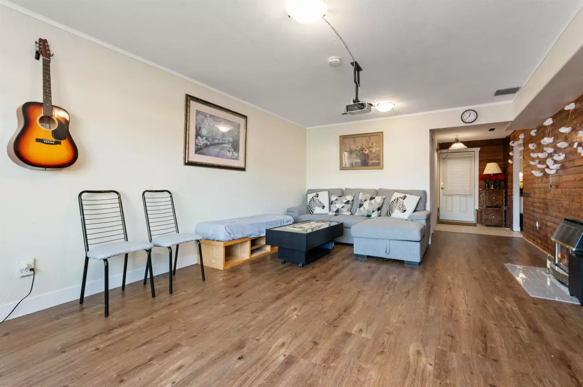 Kitchen Photo of A 46520 Rolinde Crescent, Chilliwack, BC