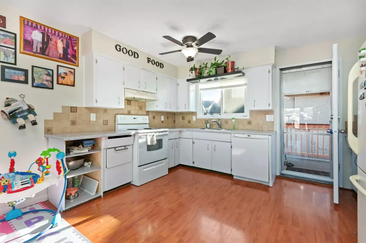 Mudroom Photo of A 46520 Rolinde Crescent, Chilliwack, BC