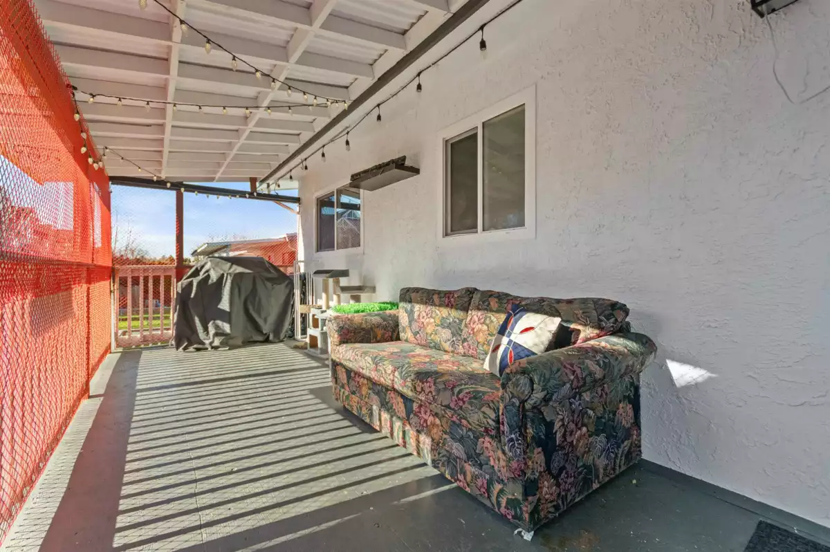 Outdoor Patio Photo of A 46520 Rolinde Crescent, Chilliwack, BC