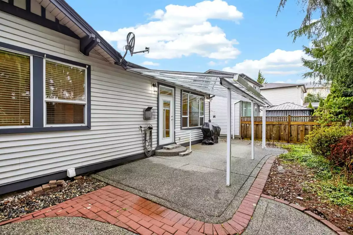 Front Yard Photo of 148 19639 Meadow Gardens Way, Pitt Meadows, BC