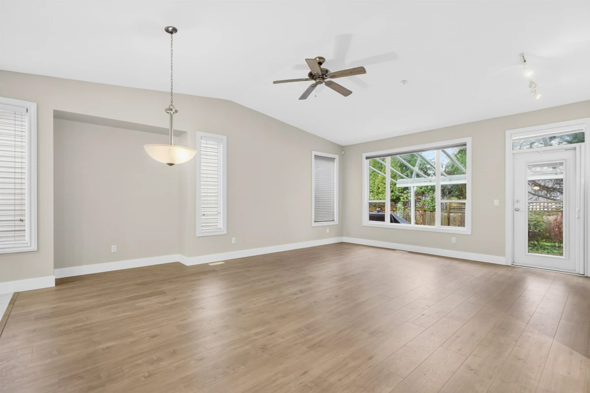 Guest Bathroom Photo of 148 19639 Meadow Gardens Way, Pitt Meadows, BC
