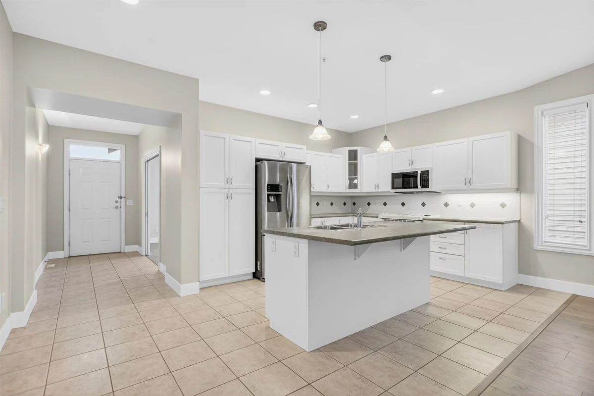 Walk-In Closet Photo of 148 19639 Meadow Gardens Way, Pitt Meadows, BC