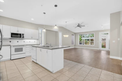 Primary Bedroom Photo of 148 19639 Meadow Gardens Way, Pitt Meadows, BC