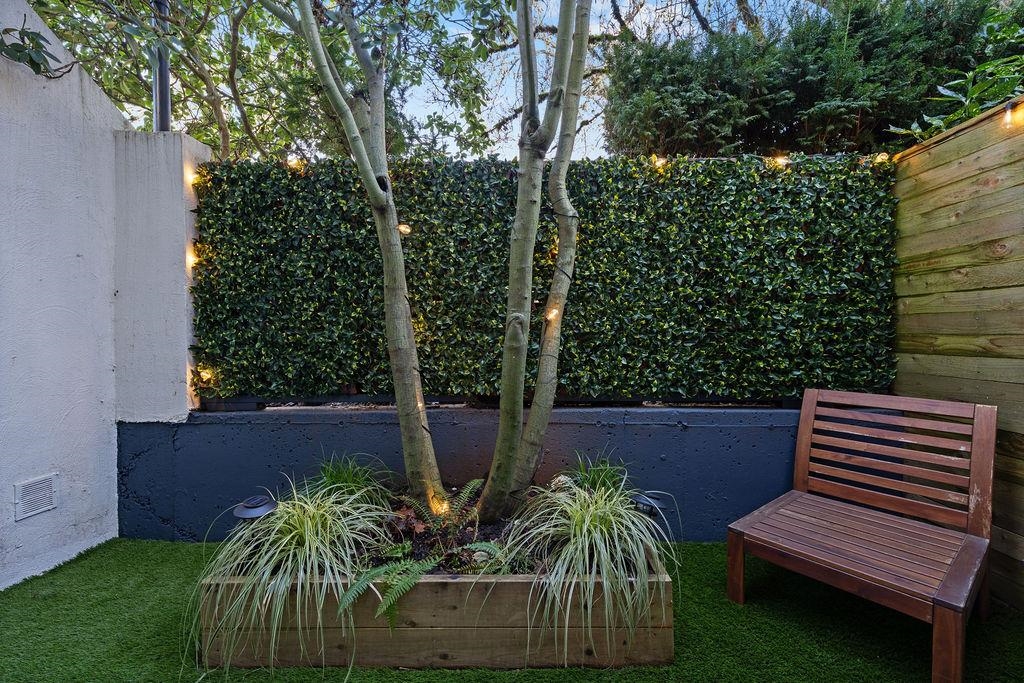 Hallway Photo of 2 1214 W 7th Avenue, Vancouver, BC