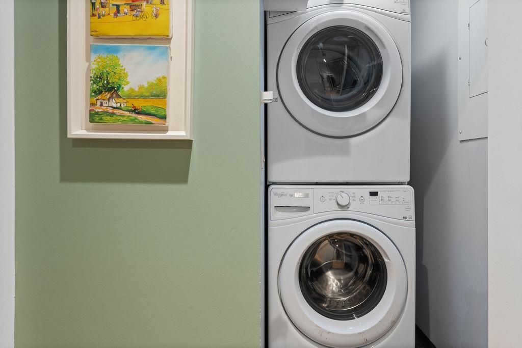 Outdoor Patio Photo of 2 1214 W 7th Avenue, Vancouver, BC