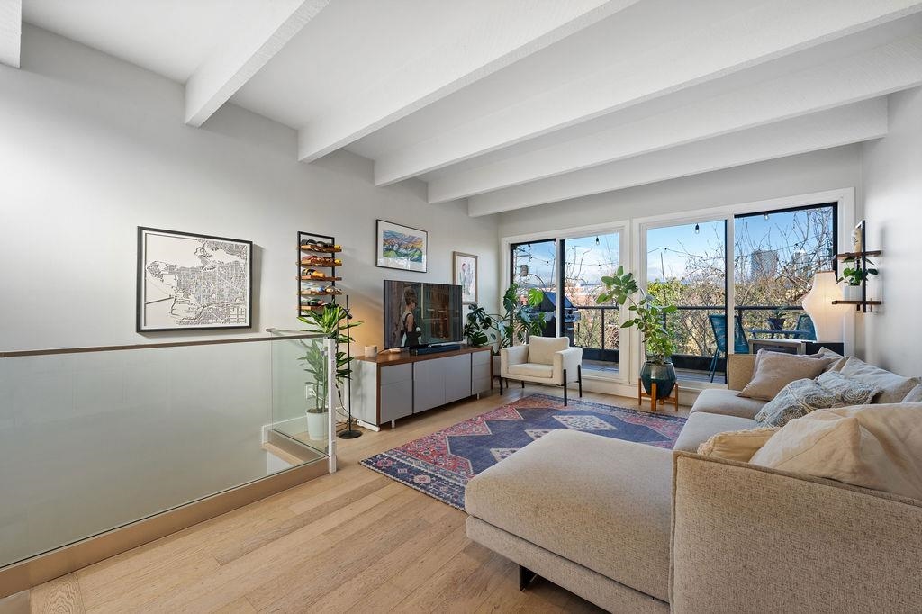 Walk-In Closet Photo of 2 1214 W 7th Avenue, Vancouver, BC