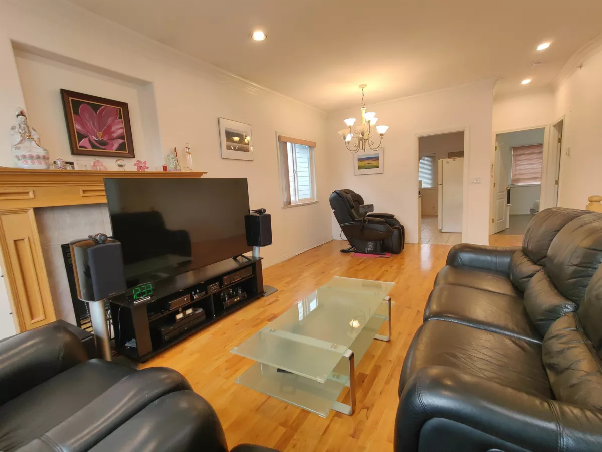 Dining Area Photo of 3461 William Street, Vancouver, BC