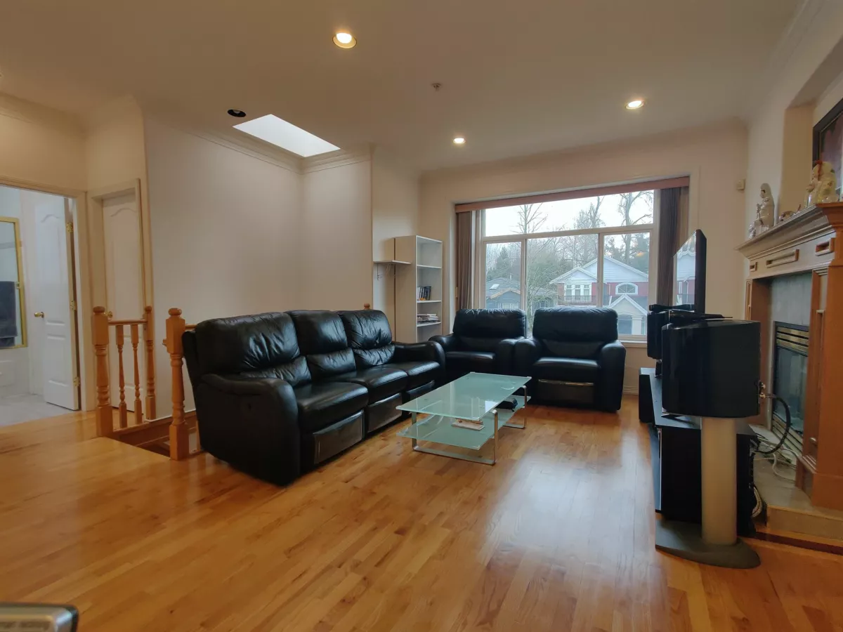Family Room Photo of 3461 William Street, Vancouver, BC