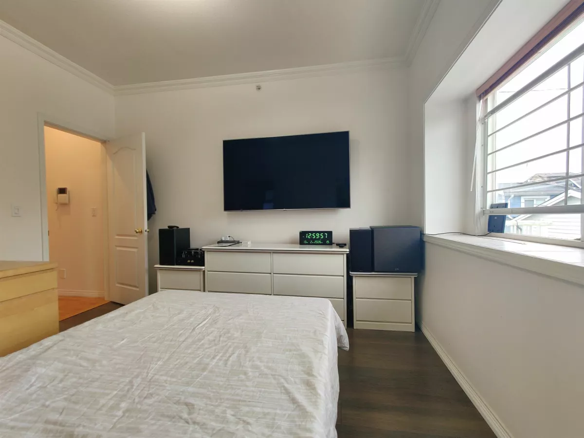 Guest Bathroom Photo of 3461 William Street, Vancouver, BC