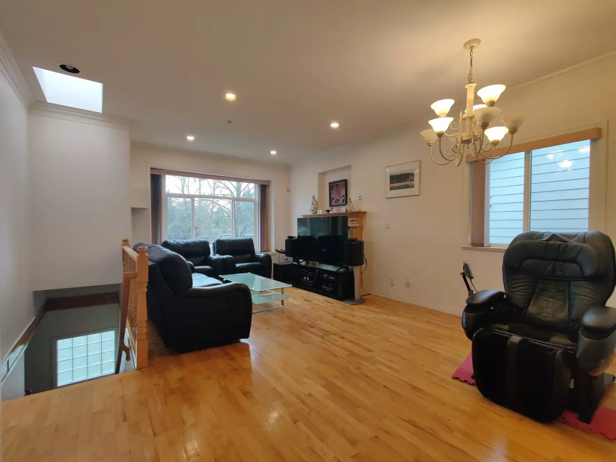 Living Room Photo of 3461 William Street, Vancouver, BC