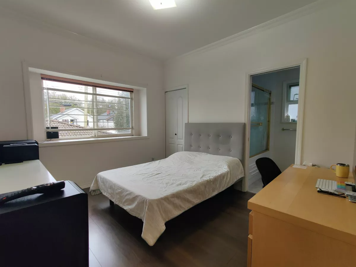 Walk-In Closet Photo of 3461 William Street, Vancouver, BC