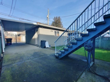 Entry Foyer Photo of 3461 William Street, Vancouver, BC
