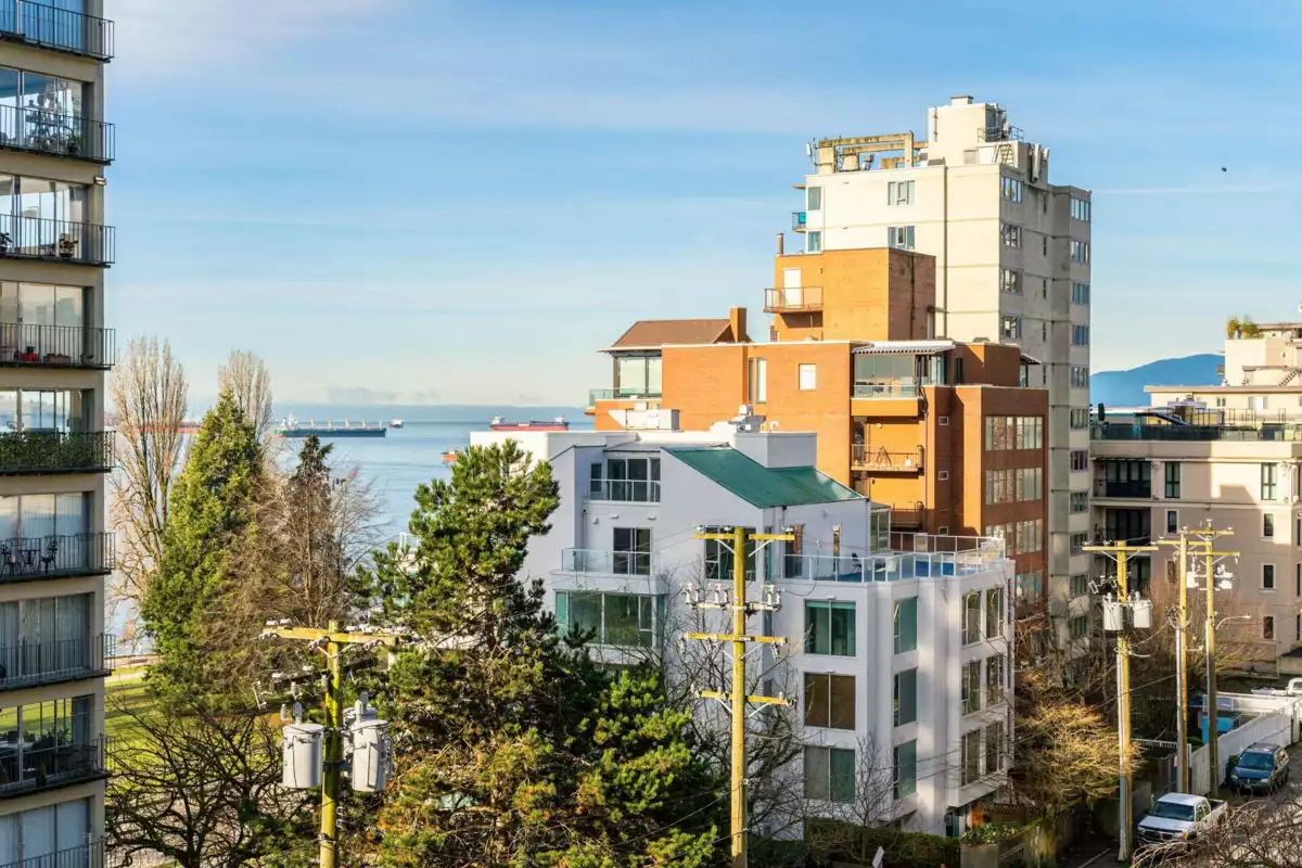 Kitchen Island Photo of 308 1330 Harwood Street, Vancouver, BC