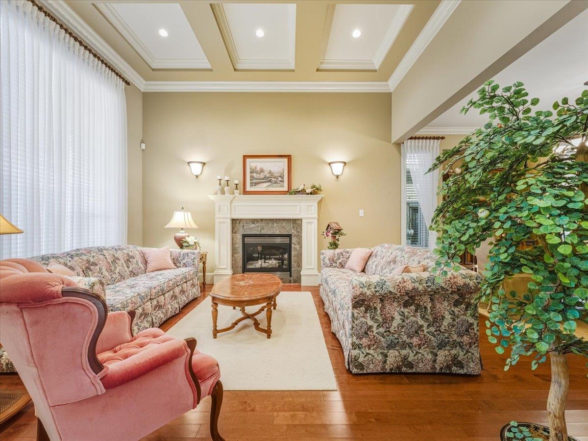 Living Room Photo of 5822 Cove Link Road, Ladner, BC