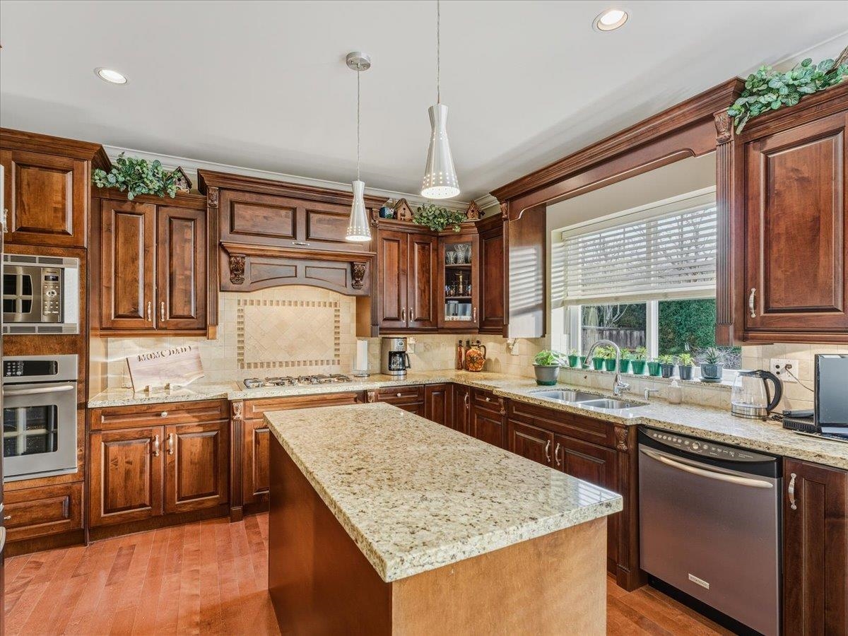 Outdoor Deck Photo of 5822 Cove Link Road, Ladner, BC